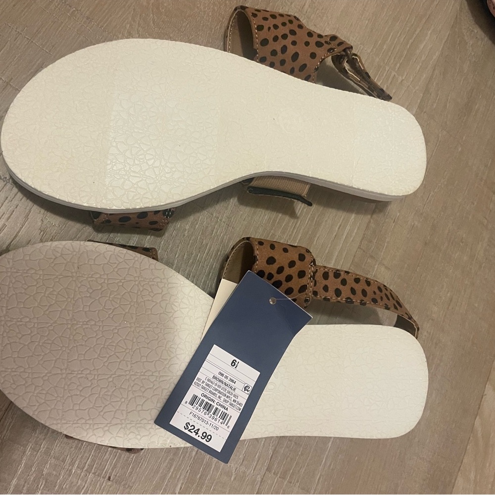 Universal Thread leopard print sandals - Picture 2 of 2